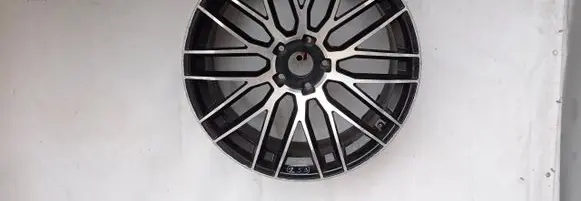 Audi Q7 4L R22 alloy rim