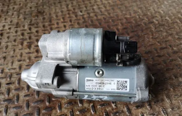 Peugeot 3008 II Starter motor 9825233080