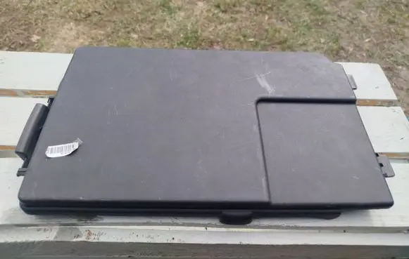 Audi A3 S3 8P Battery box tray cover/lid 1K0915443