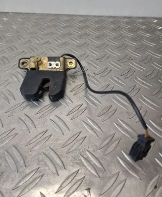Audi A8 S8 D2 4D Tailgate/trunk/boot lock/catch/latch 4A5827505