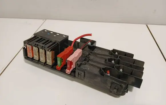 Mercedes-Benz R W251 Fuse module 2115452601