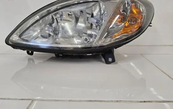 Mercedes-Benz Vito Viano W639 Headlight/headlamp 4401140L 702H07730