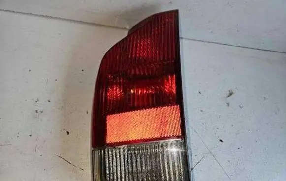 Volvo V70 Rear/tail lights 9154497
