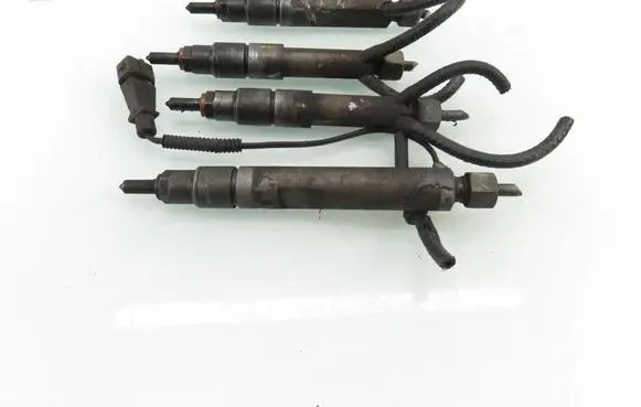 Volkswagen Golf IV Fuel injectors set 038130202A 038130202B