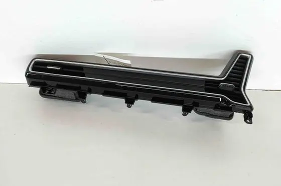 KIA Sportage Dashboard air vent grill cover trim X847M5R2500 847M5R2600FHV