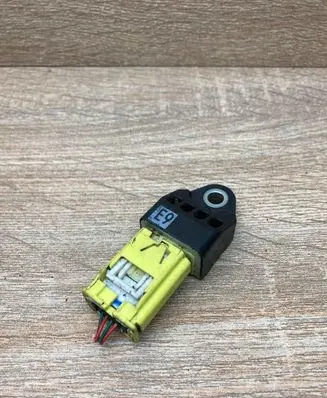 Toyota Prius (XW20) Airbag deployment crash/impact sensor 8983168030 WithPlug