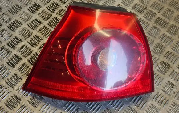 Volkswagen Golf V Rear/tail lights 1K6945095G 89032902