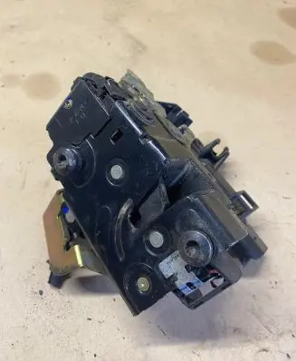 Audi A6 S6 C5 4B Rear door lock