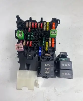 Volkswagen Golf VII Fuse module 5Q0937615C 20092016