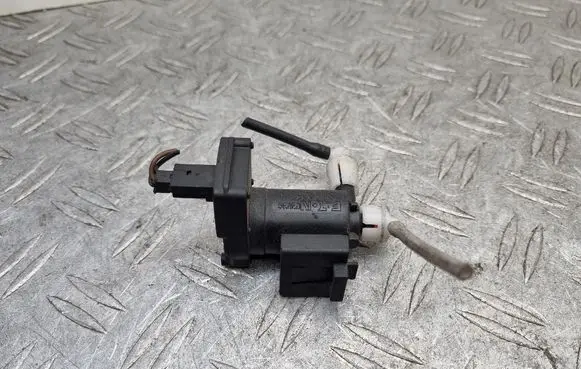 Mercedes-Benz E W211 Turbo solenoid valve A2038000178