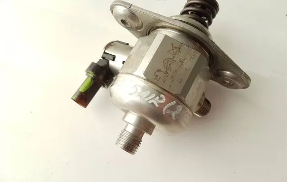 Citroen C5 Aircross Fuel injection high pressure pump 9828614580