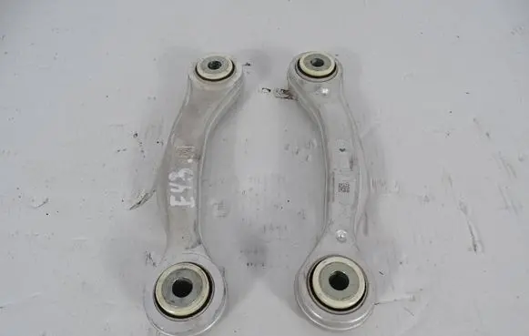 Maserati Quattroporte Rear upper control arm/wishbone 69573