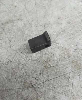 Volkswagen Touran I Fuel Injector clamp holder