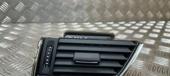 Skoda Octavia Mk3 (5E) Dashboard side air vent grill/cover trim 5E0819701E 5E0819701F