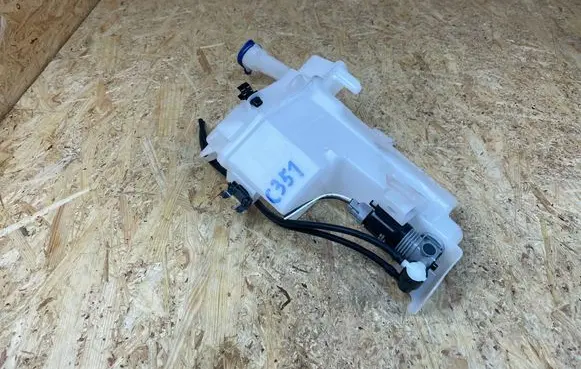 Toyota Yaris Cross Windshield washer fluid reservoir/tank
