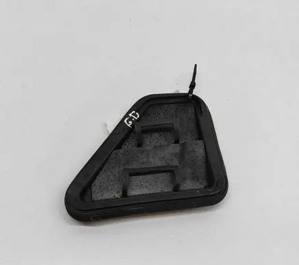 Porsche Cayman 987 Quarter panel pressure vent 6N0819466B