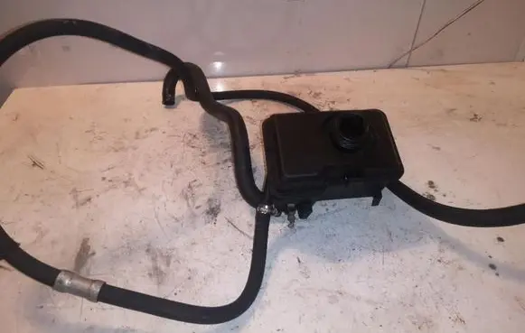 Volvo XC90 Brake fluid reservoir 8671269