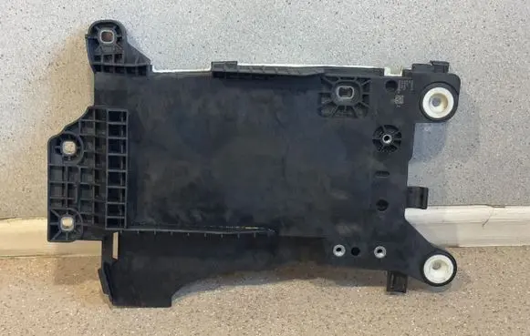 BMW 1 F40 Battery tray 9387574