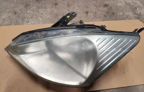 Ford Focus Headlight/headlamp