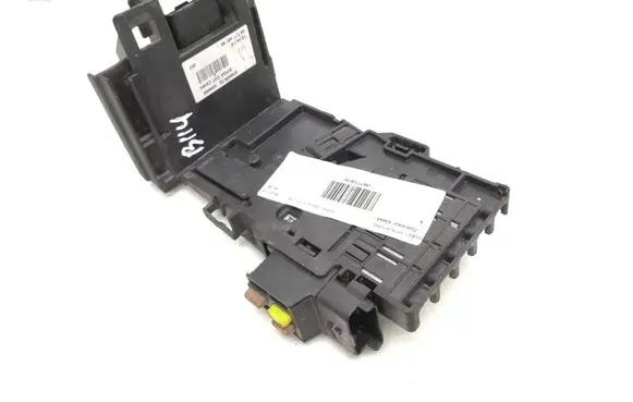 Peugeot RCZ Fuse module 9677748180 28236841 03017492