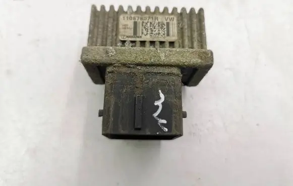 Nissan Juke I F15 Glow plug pre-heat relay 110678071R