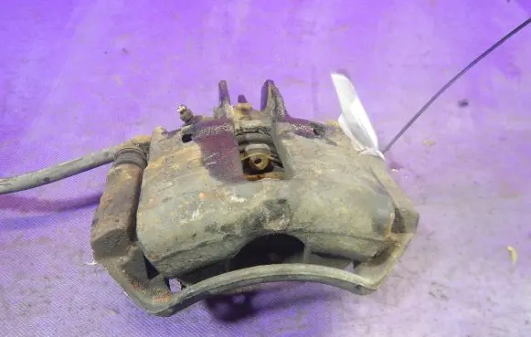 Mitsubishi Space Star Front brake caliper
