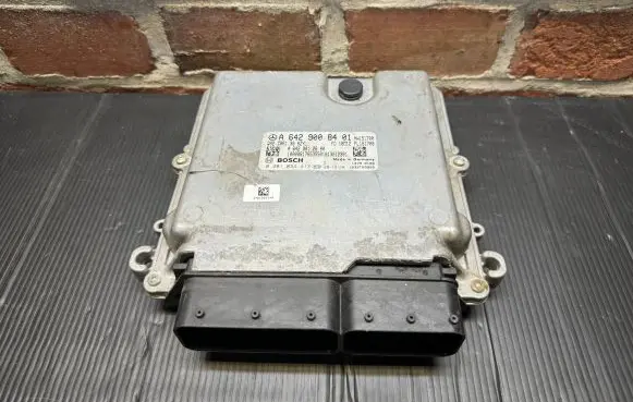 Mercedes-Benz Sprinter W906 Engine control unit/module A6429008401 0281034413