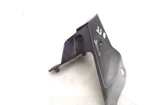 Fender mounting bracket