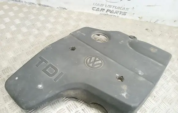 Volkswagen Golf IV Engine cover (trim) 028103935C