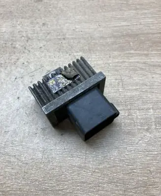 Mitsubishi Space Star Glow plug pre-heat relay 7700115078