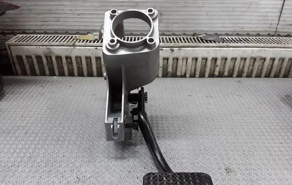 BMW X5 E53 Brake pedal 1165693