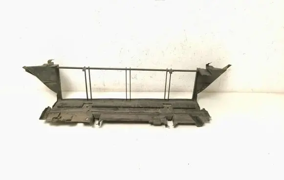 Mercedes-Benz CLS C218 X218 Intercooler air channel guide A2185050430