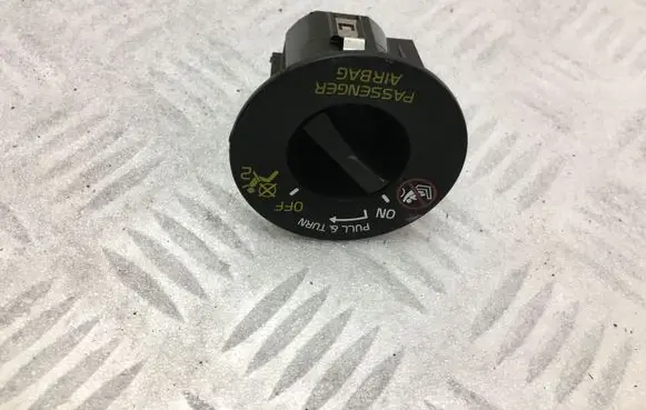 Volvo XC90 Passenger airbag on/off switch 31674767