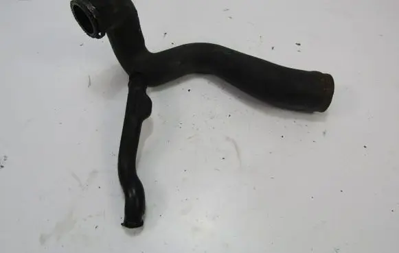 Volkswagen PASSAT B3 Engine coolant pipe/hose 