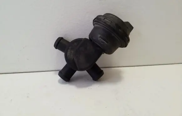 Valve vacuum