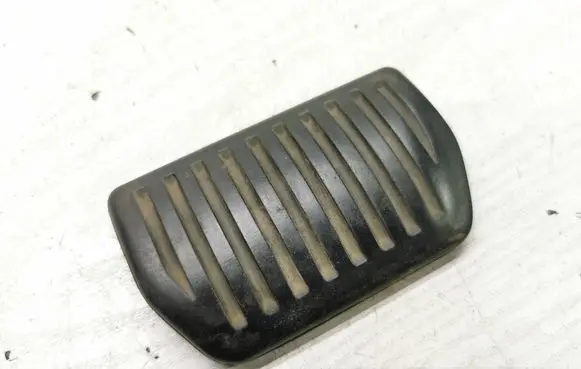 Volvo V70 Brake pedal 7G9N2457BA
