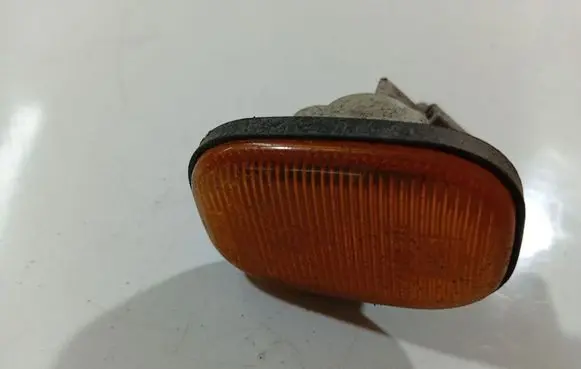 Toyota Previa (XR30, XR40) II Front fender indicator light 