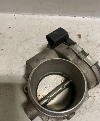 Audi A4 S4 B5 8D Throttle valve 06B133062M
