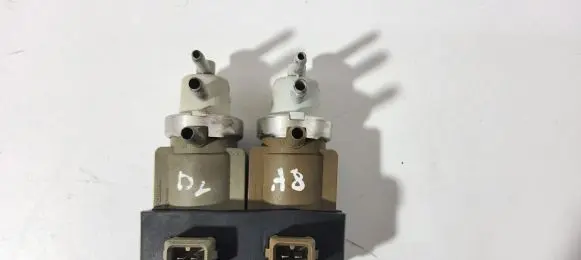 Audi A8 S8 D2 4D Turbo solenoid valve 059906629