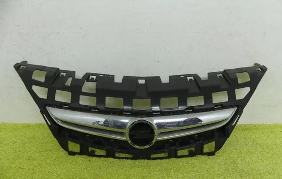 Opel Astra J Front bumper upper radiator grill 13264582 13264583