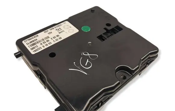 Nissan Qashqai Climate control unit 277604EA5B 5HB01262411 19686702