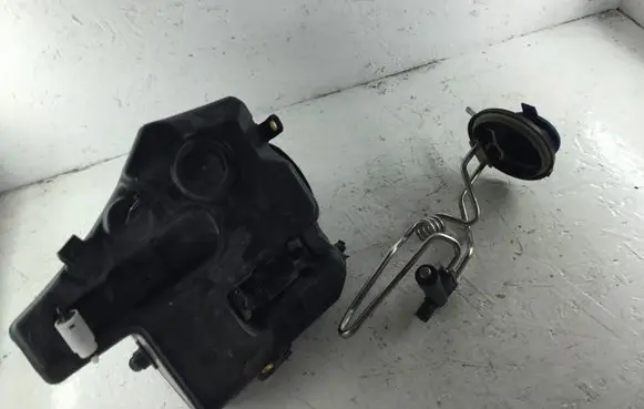 Mercedes-Benz S W222 Windshield washer fluid reservoir/tank A2228690520