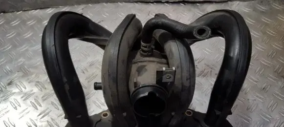 Toyota Yaris Intake manifold