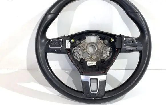 Volkswagen PASSAT CC Steering wheel