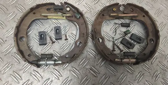Toyota Prius (XW20) Handbrake/parking brake pads