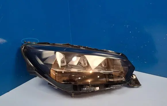 Peugeot 208 Headlight/headlamp 9850597780