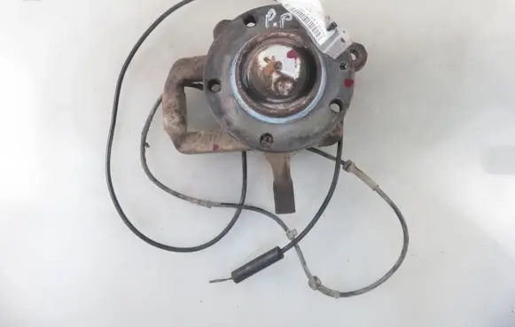 Front wheel hub spindle knuckle