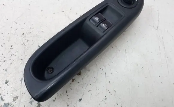 Renault Clio II Quarter vent window switch 8200084003