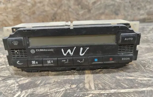 Volkswagen Golf IV Climate control unit 5HB00761702