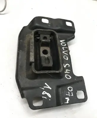 Volvo S40 Engine mount bracket 322A40J